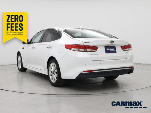 White 2018 Kia Optima EX