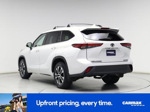 Pearl 2022 Toyota Highlander XLE