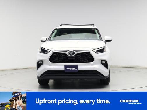 Pearl 2022 Toyota Highlander XLE