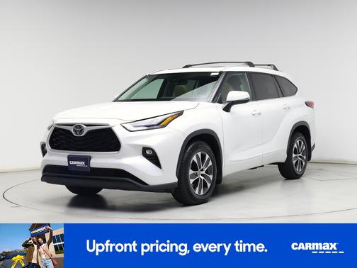 Pearl 2022 Toyota Highlander XLE