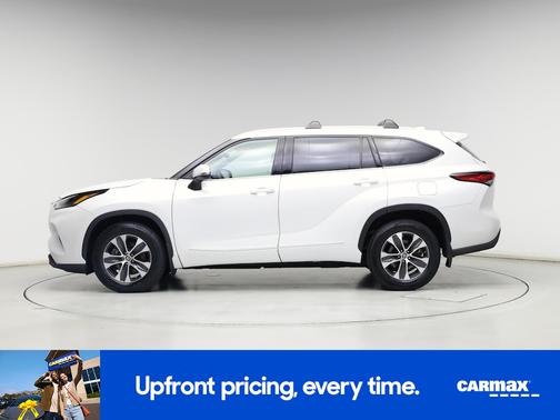 Pearl 2022 Toyota Highlander XLE