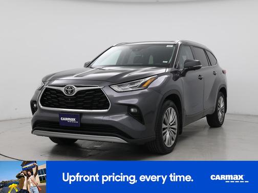 Gray 2023 Toyota Highlander Platinum