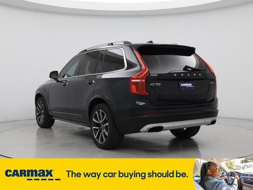 2016 Volvo XC90 T6 Momentum