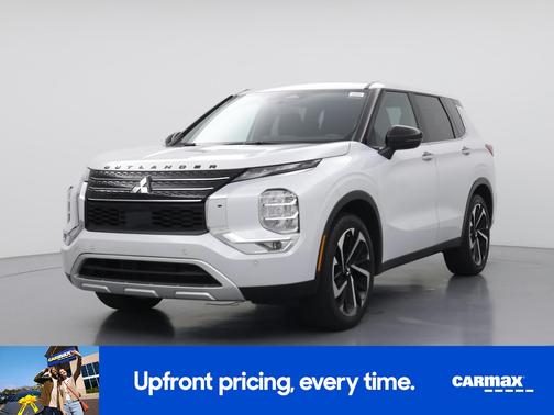 White 2024 Mitsubishi Outlander SE