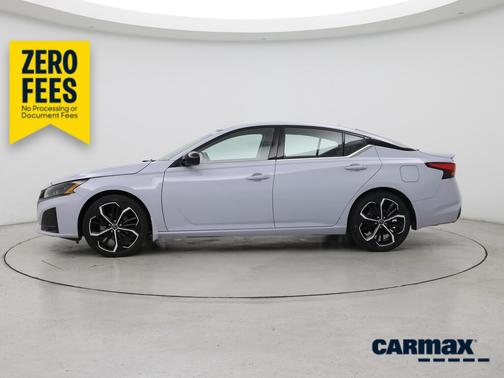 Gray 2023 Nissan Altima SR