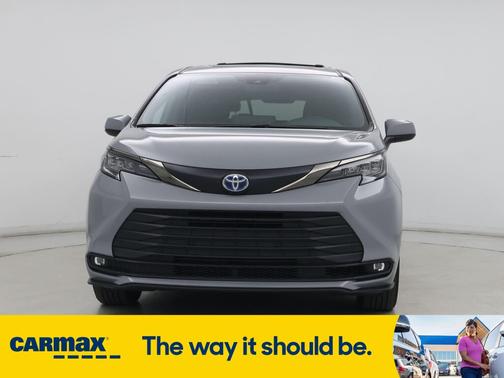 2023 Toyota Sienna Woodland Edition