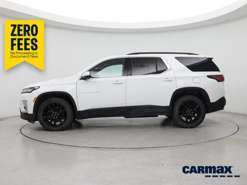 White 2023 Chevrolet Traverse LT Cloth