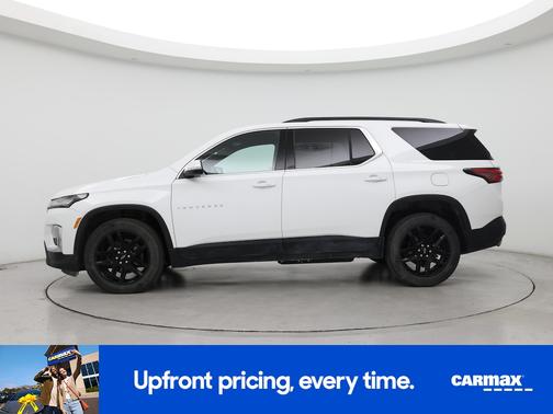 White 2023 Chevrolet Traverse LT Cloth