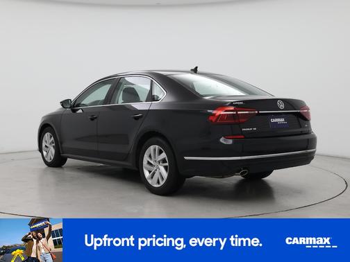 Black 2018 Volkswagen Passat SE w/Tech