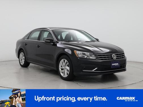 Black 2018 Volkswagen Passat SE w/Tech