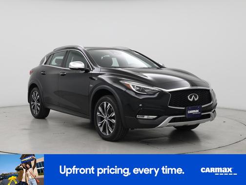 2017 INFINITI QX30 Premium