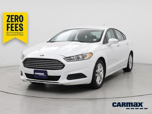 White 2015 Ford Fusion SE