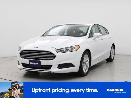 White 2015 Ford Fusion SE