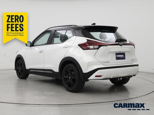 White 2023 Nissan Kicks SR