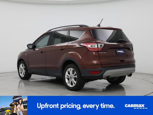 Red 2018 Ford Escape SE