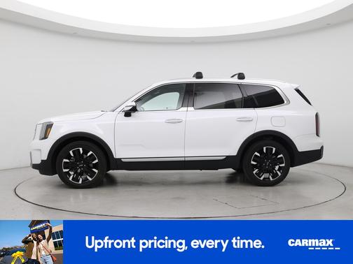 White 2023 Kia Telluride SX