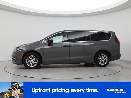 Gray 2025 Chrysler Pacifica Select