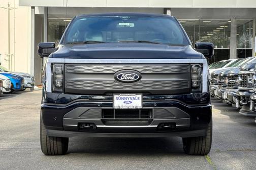 2025 Ford F-150 Lightning LARIAT