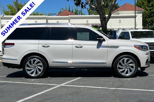 2022 Lincoln Navigator Reserve