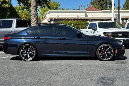 2022 BMW 530 i