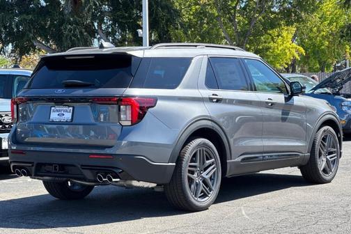2025 Ford Explorer ST