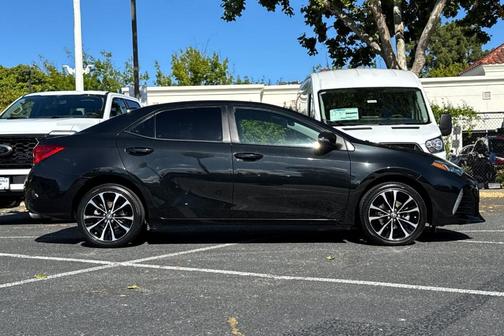 Black Sand Pearl 2018 Toyota Corolla SE