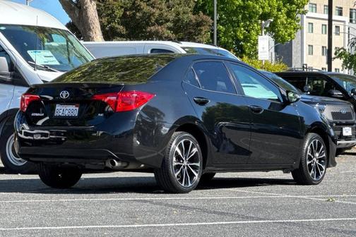 Black Sand Pearl 2018 Toyota Corolla SE