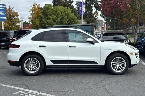 2018 Porsche Macan Base