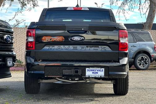 Shadow Black 2026 Ford Maverick Lobo Standard