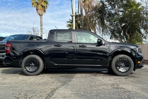 Shadow Black 2026 Ford Maverick Lobo Standard