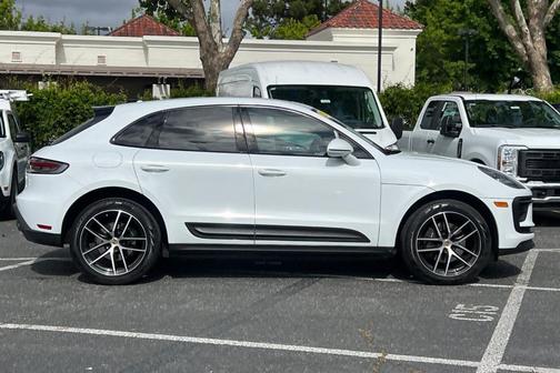 White 2024 Porsche Macan