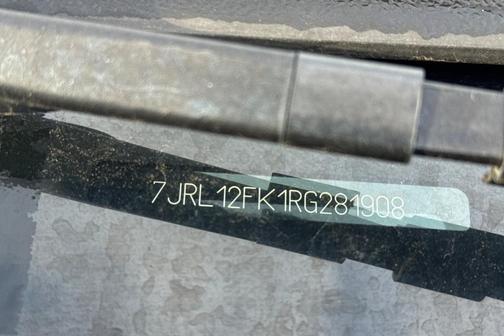 2024 Volvo S60 B5 Core Dark Theme