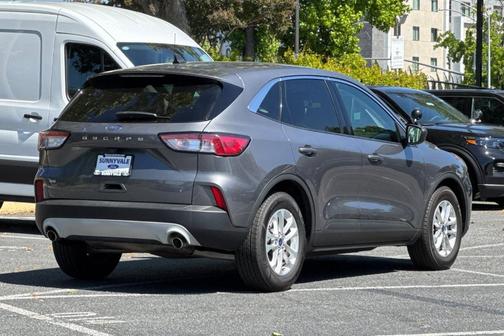 Gray Metallic 2022 Ford Escape SE