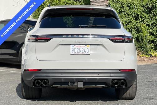 2023 Porsche Cayenne Platinum Edition