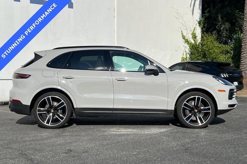 2023 Porsche Cayenne Platinum Edition