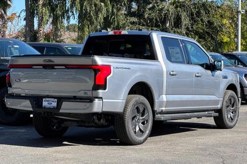 2025 Ford F-150 Lightning LARIAT
