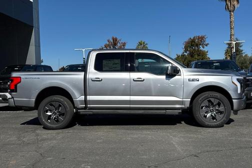 2025 Ford F-150 Lightning LARIAT