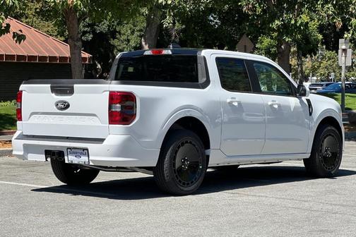 2025 Ford Maverick Lobo Standard