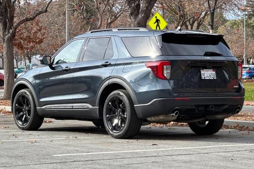 2022 Ford Explorer ST-Line