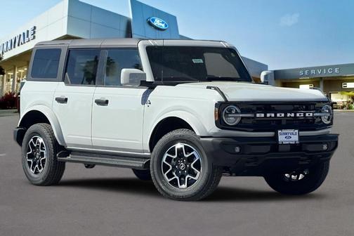 2026 Ford Bronco Outer Banks