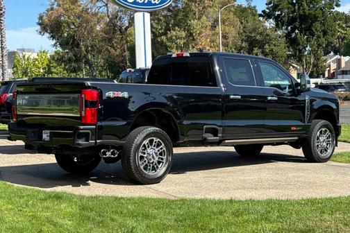 2025 Ford F-350 Platinum
