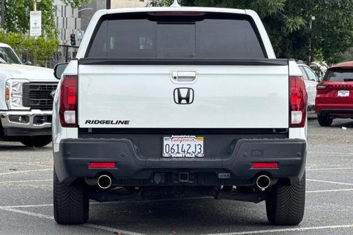Platinum White Pearl 2022 Honda Ridgeline RTL-E