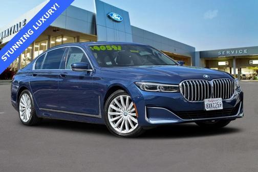 2022 BMW 740 i