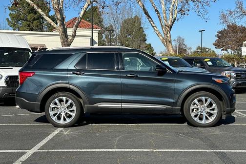 2022 Ford Explorer Platinum