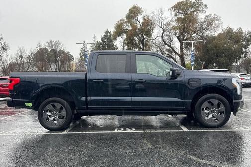 2023 Ford F-150 Lightning LARIAT