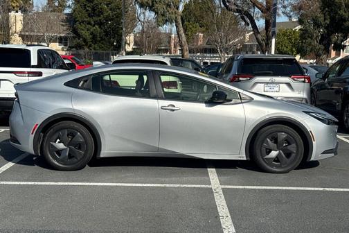 2024 Toyota Prius LE