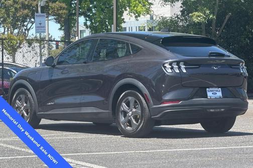 2022 Ford Mustang Mach-E Select