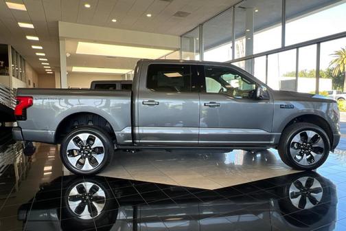 2025 Ford F-150 Lightning Platinum