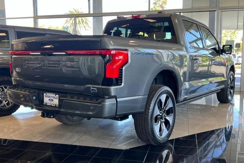 2025 Ford F-150 Lightning Platinum