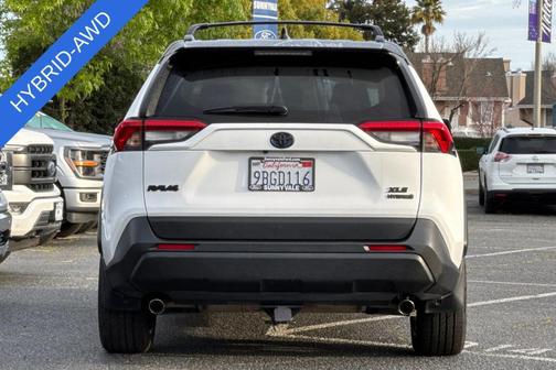 2022 Toyota RAV4 Hybrid LE